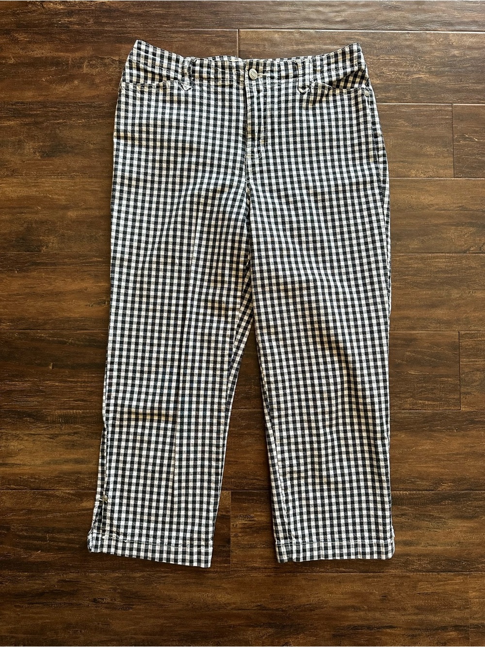 Bandolino Black & White Gingham Capris